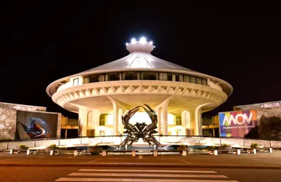 H.R.MacMillar-Space-Centre-Van-B.C-e1486421343670